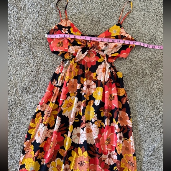Dress Forum Los Angeles Floral Tiered Cut Out Midi/Maxi Dress 
size Large - Picture 10 of 12